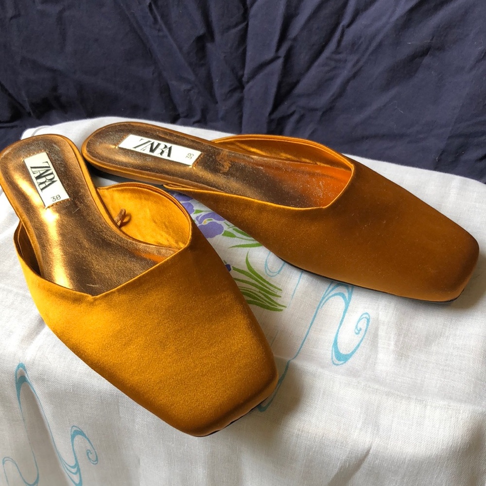 Square toe copper satin mules